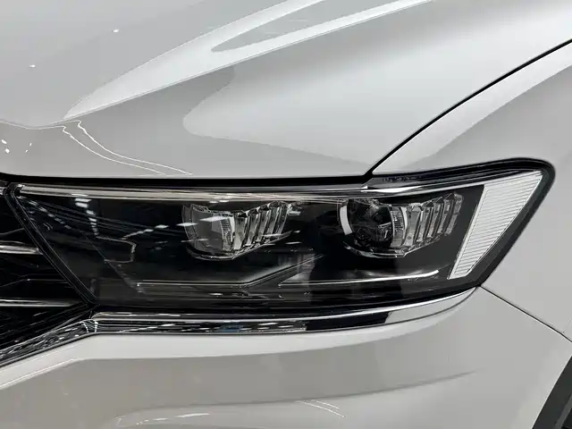 Volkswagen T-Roc 2021 — фото 9