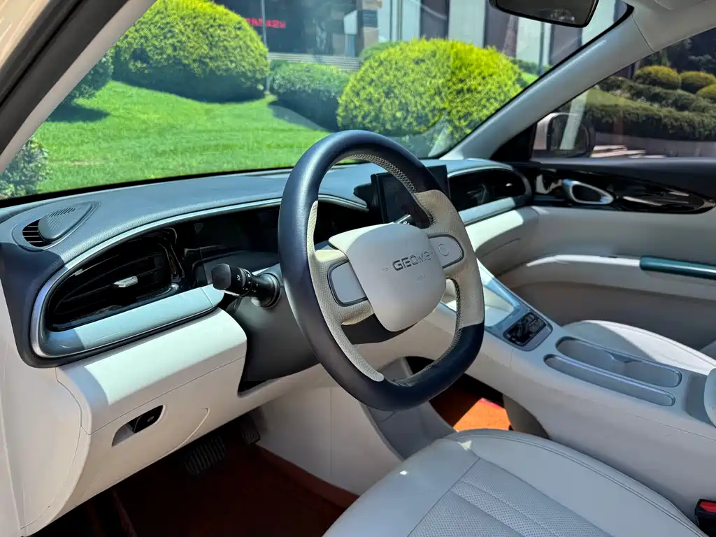 Geely Galaxy Starwish 2025 — фото 13