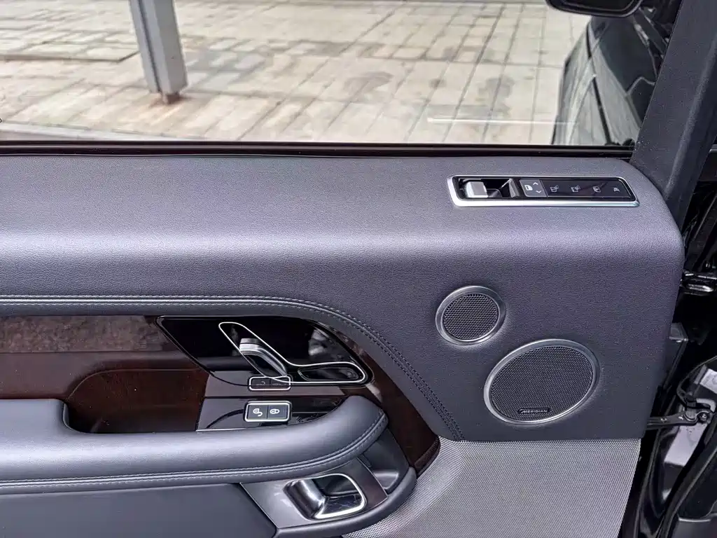 Land Rover Range Rover 2020 — фото 11