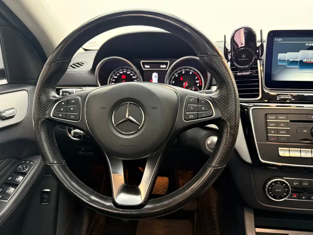 Mercedes-Benz GLE Coupe 2017 — фото 17