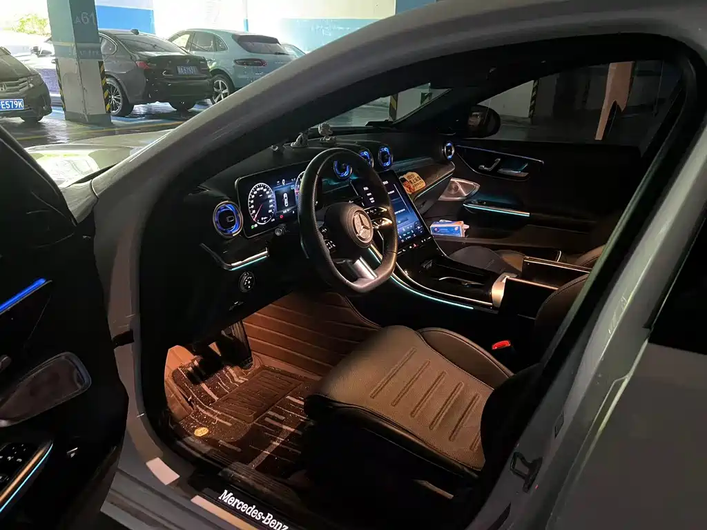 Mercedes-Benz C-Class 2023 — фото 5