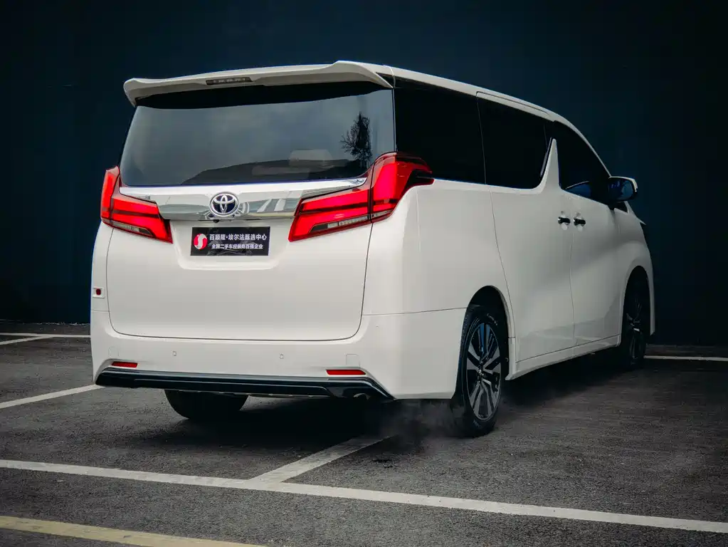 Toyota Alphard 2018 — фото 4