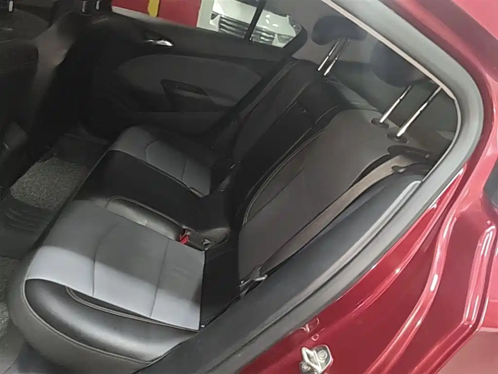 Chevrolet Cruze 2018 — фото 17