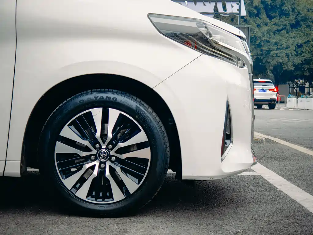 Toyota Alphard 2018 — фото 3