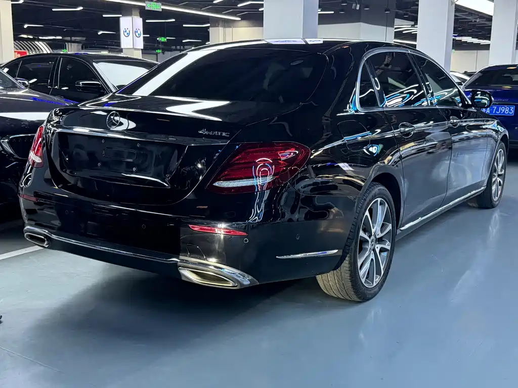 Mercedes-Benz E-Class 2019 — фото 11