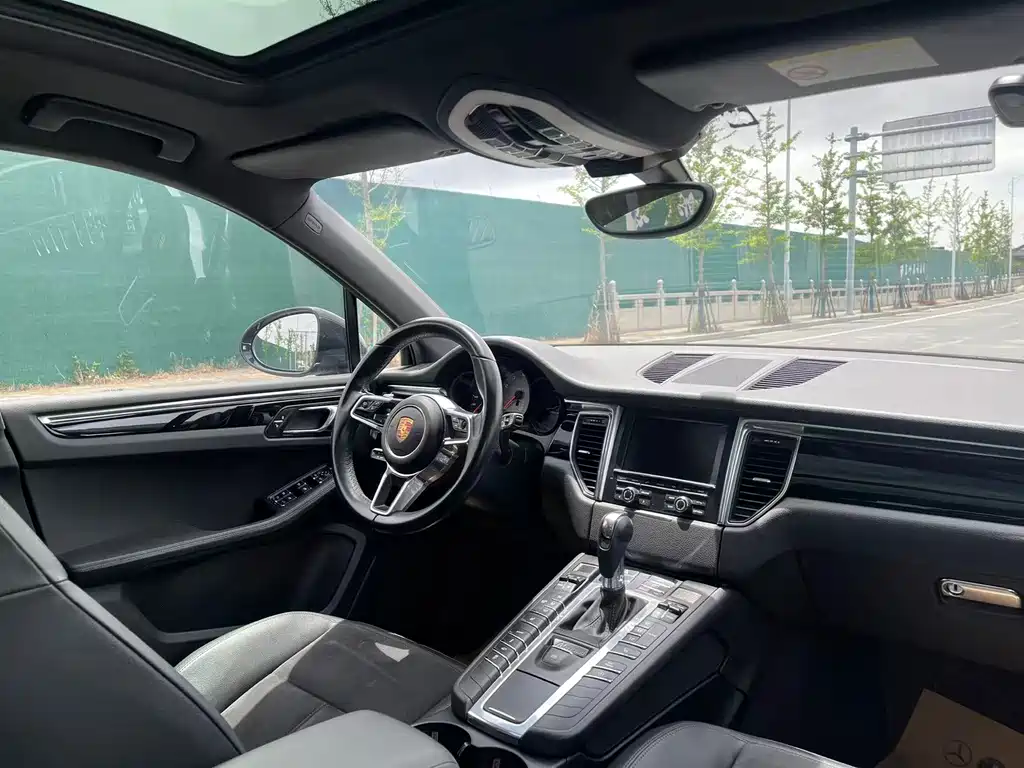 Porsche Macan 2015 — фото 20
