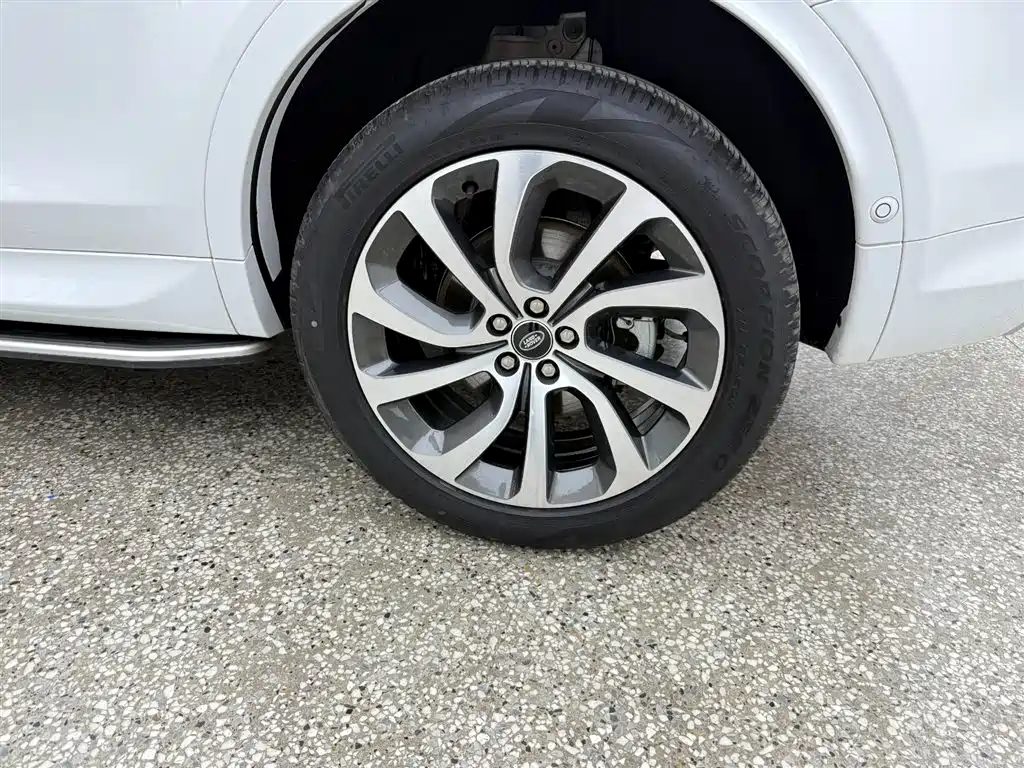 Land Rover Discovery Sport 2023 — фото 12