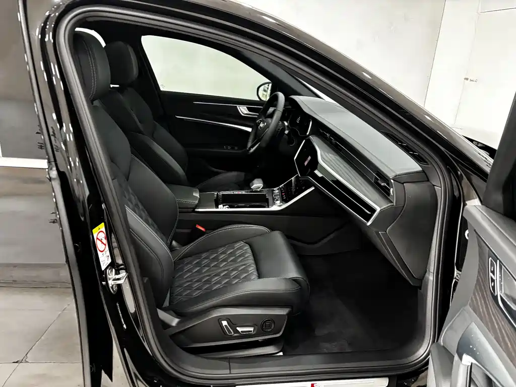Audi A6L 2025 — фото 25