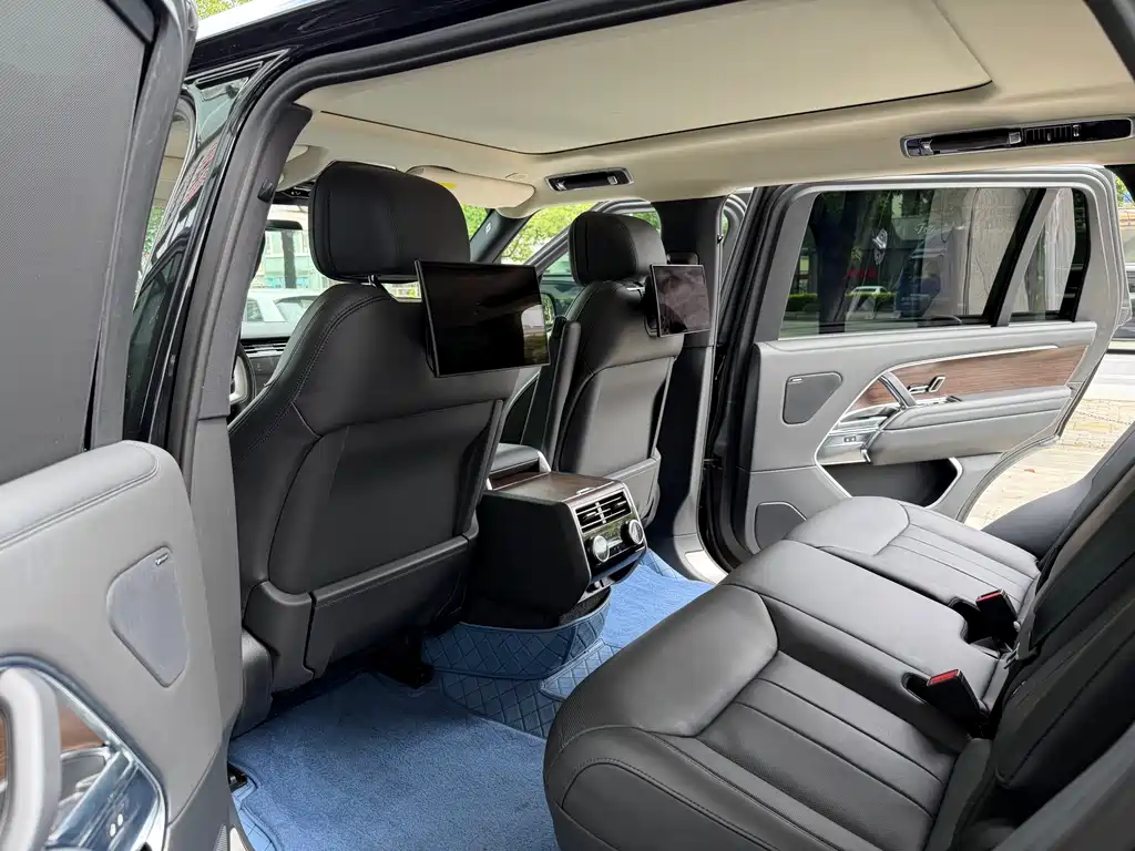 Land Rover Range Rover 2023 — фото 11