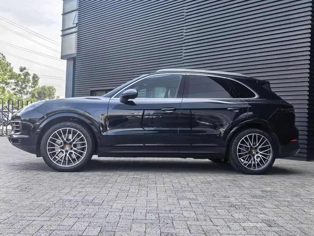 Porsche Cayenne 2019 — фото 6