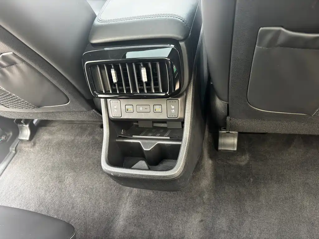 Hyundai Custo 2023 — фото 28