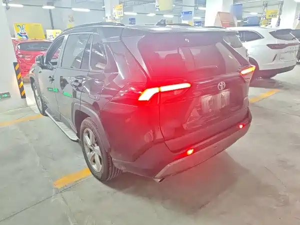 Toyota RAV4 2021