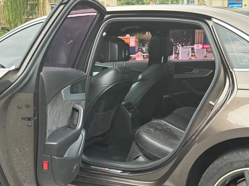 Audi A4L 2017