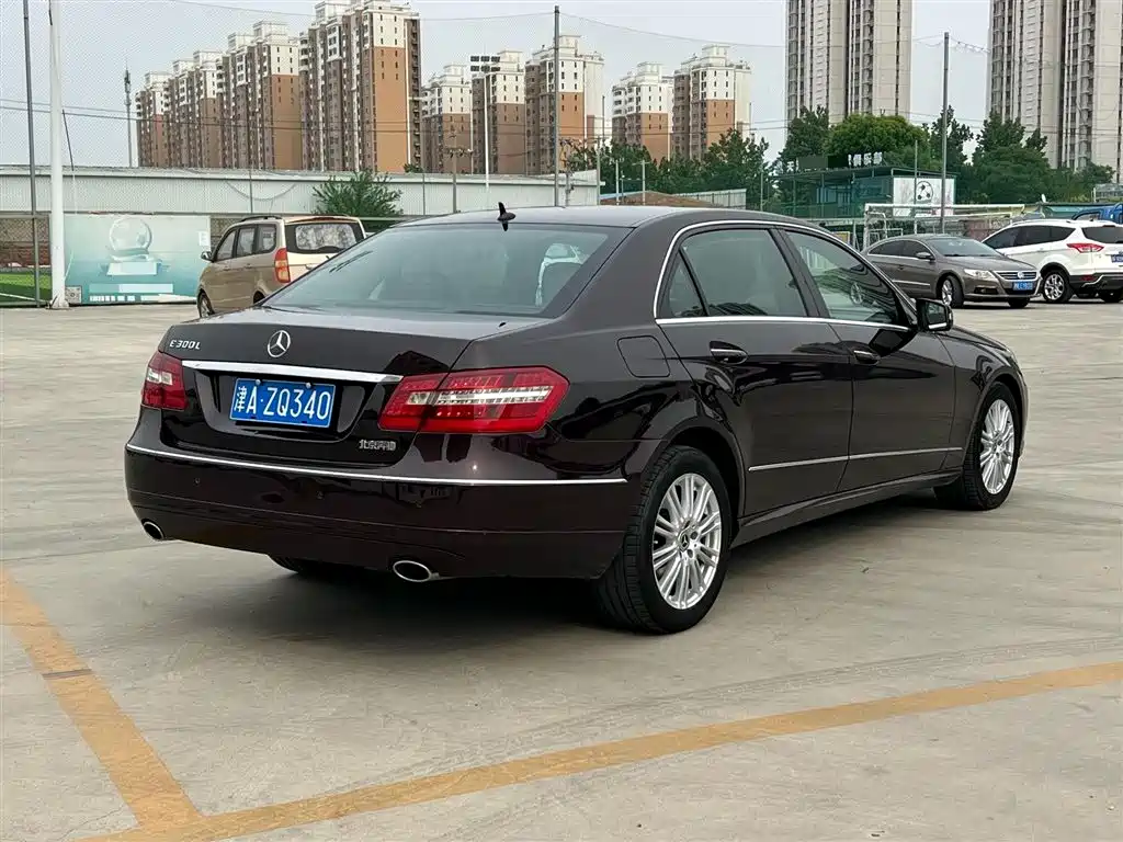 Mercedes-Benz E-Class 2011