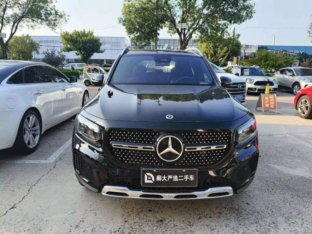 Mercedes-Benz GLB 2024