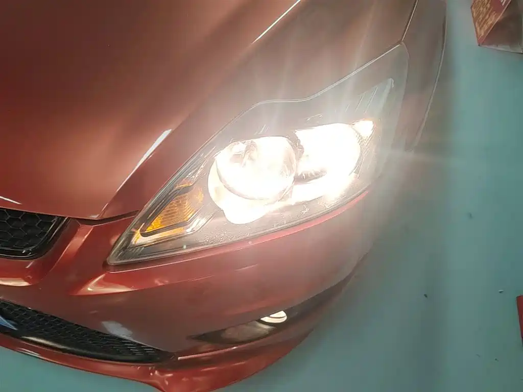 Ford Focus 2015 — фото 24