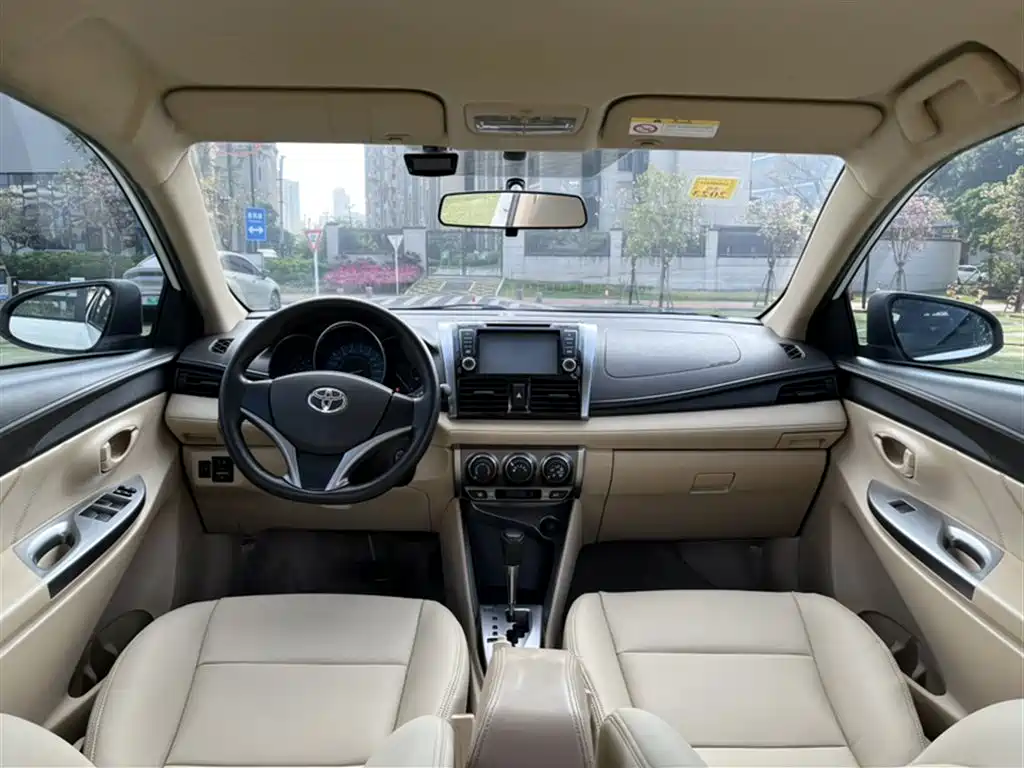 Toyota Yaris L 2015 — фото 15