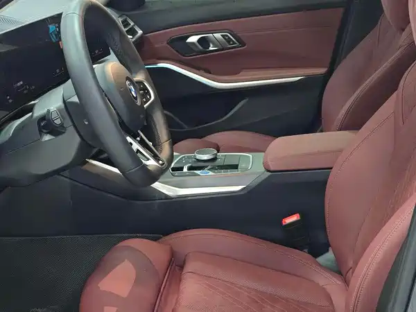 BMW i3 2025