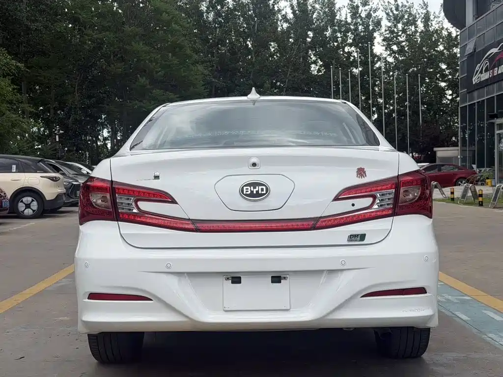 BYD Qin NEV 2015 — фото 4