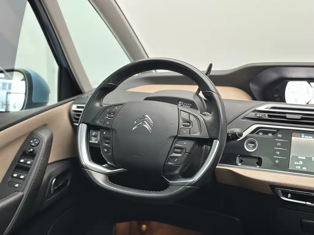 Citroen C4 Picasso 2016 — фото 38