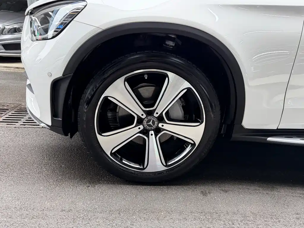 Mercedes-Benz GLC 2020 — фото 36