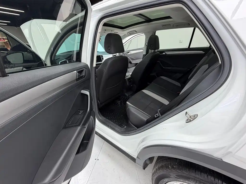 Volkswagen T-Roc 2022 — фото 13