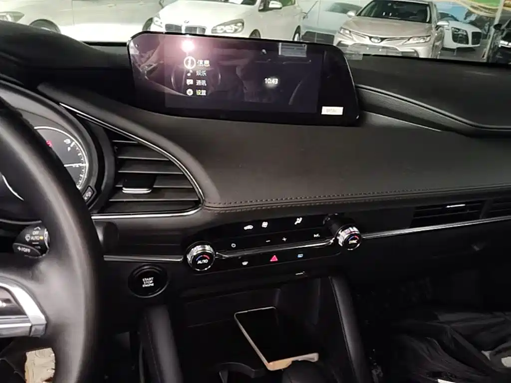 Mazda 3 Axela 2025 — фото 13