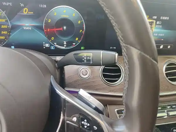 Mercedes-Benz E-Class 2022