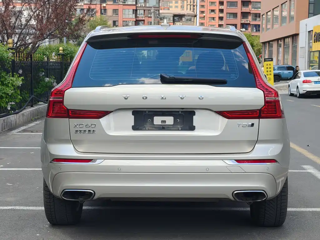 Volvo XC60 2019 — фото 4