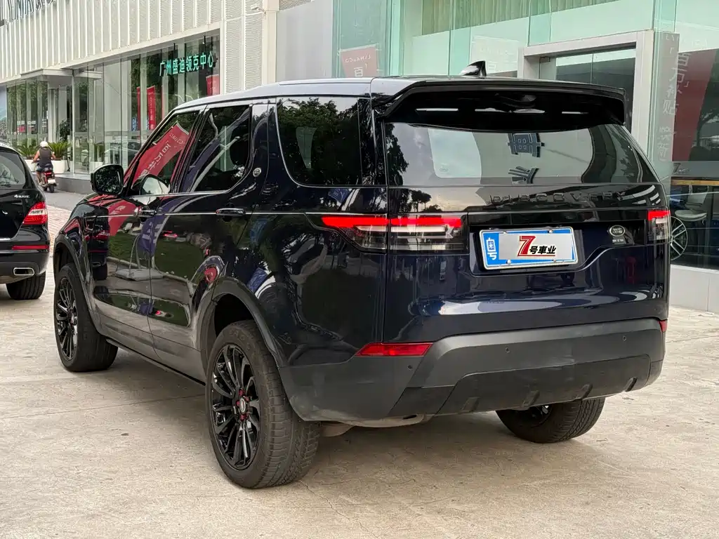 Land Rover Discovery 2018 — фото 11