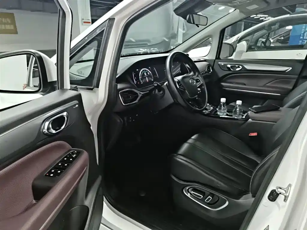 GAC Motor Trumpchi M6 2023 — фото 16