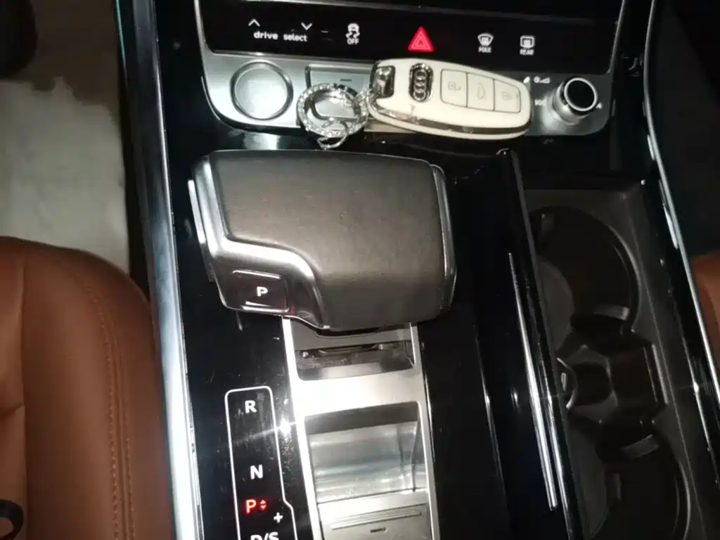 Audi Q7 2020 — фото 14