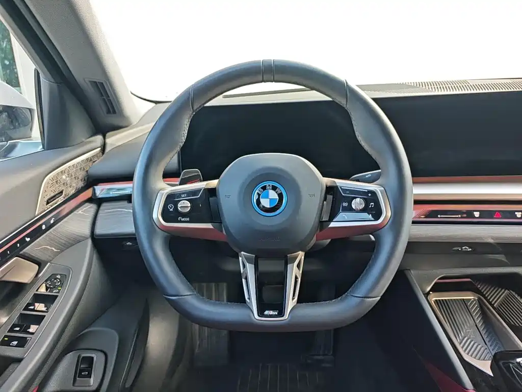 BMW i5 2025 — фото 8