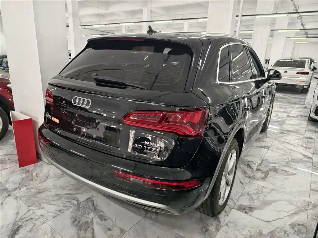 Audi Q5L 2020 — фото 7