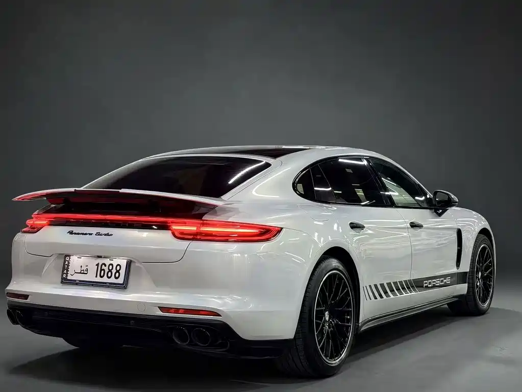 Porsche Panamera 2018 — фото 8
