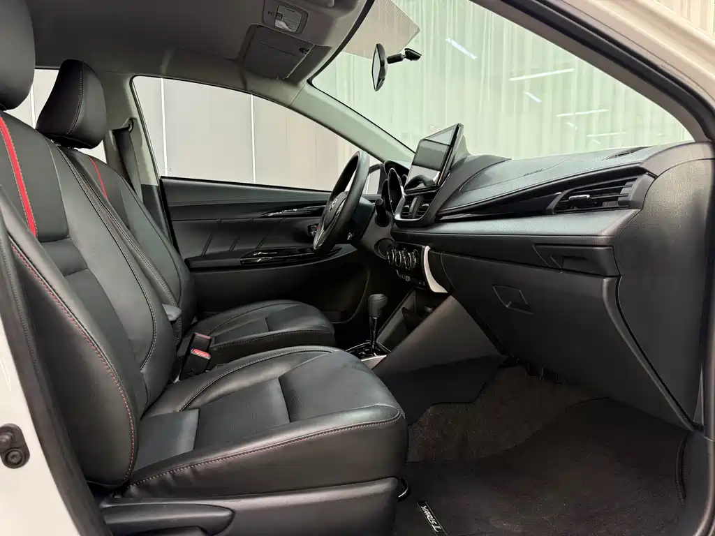 Toyota Yaris L 2022 — фото 8