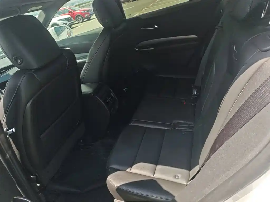 Cadillac XT4 2020 — фото 17
