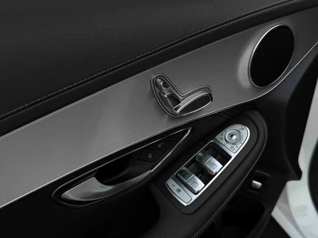 Mercedes-Benz GLC 2019 — фото 17