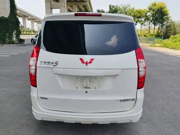 Wuling Hongguang 2018