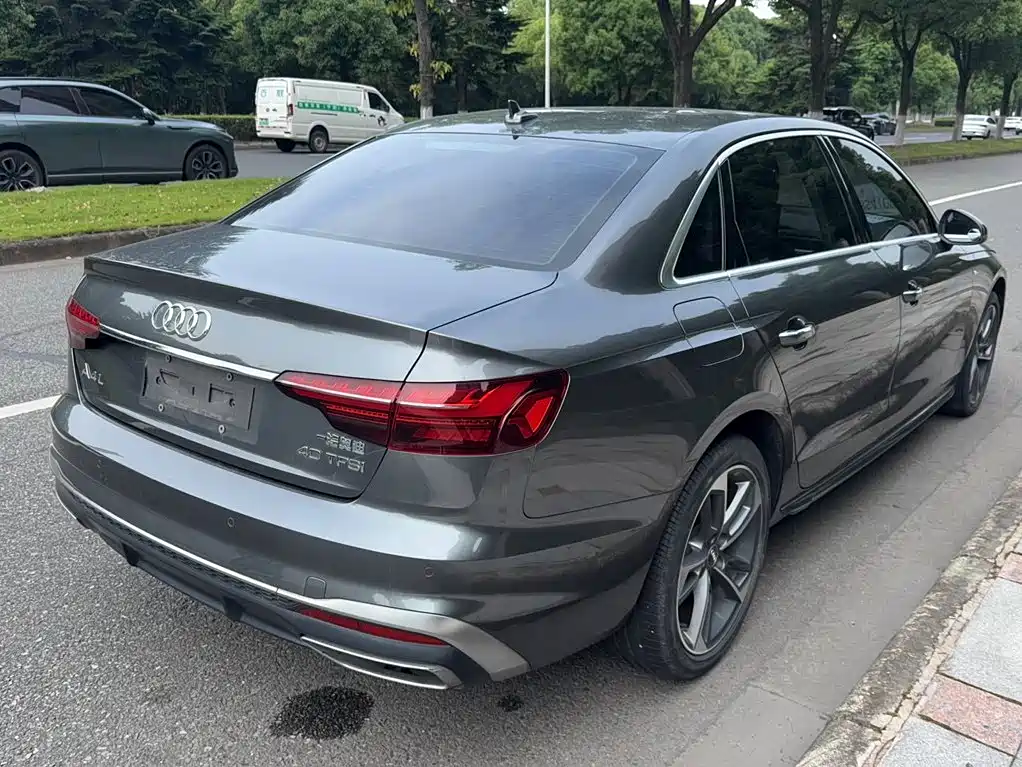 Audi A4L 2020 — фото 10