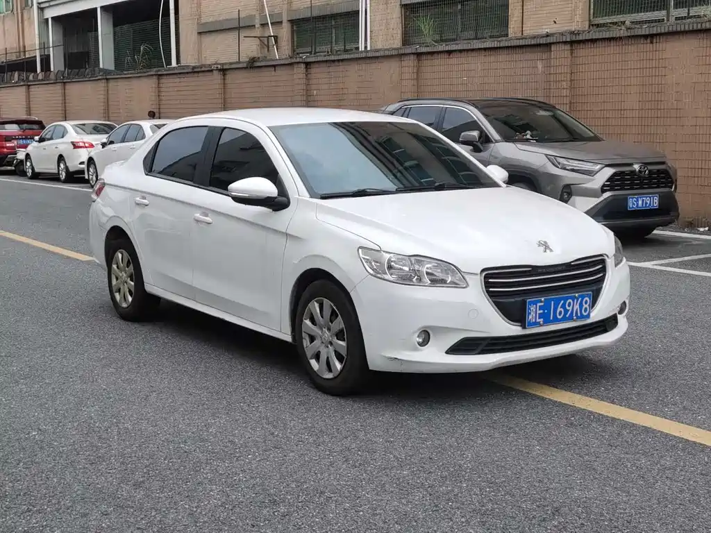 Peugeot 301 2016