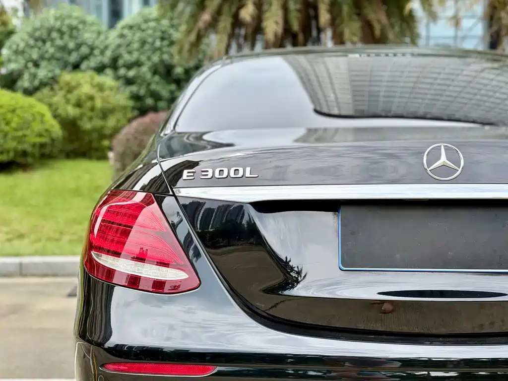Mercedes-Benz E-Class 2019 — фото 22