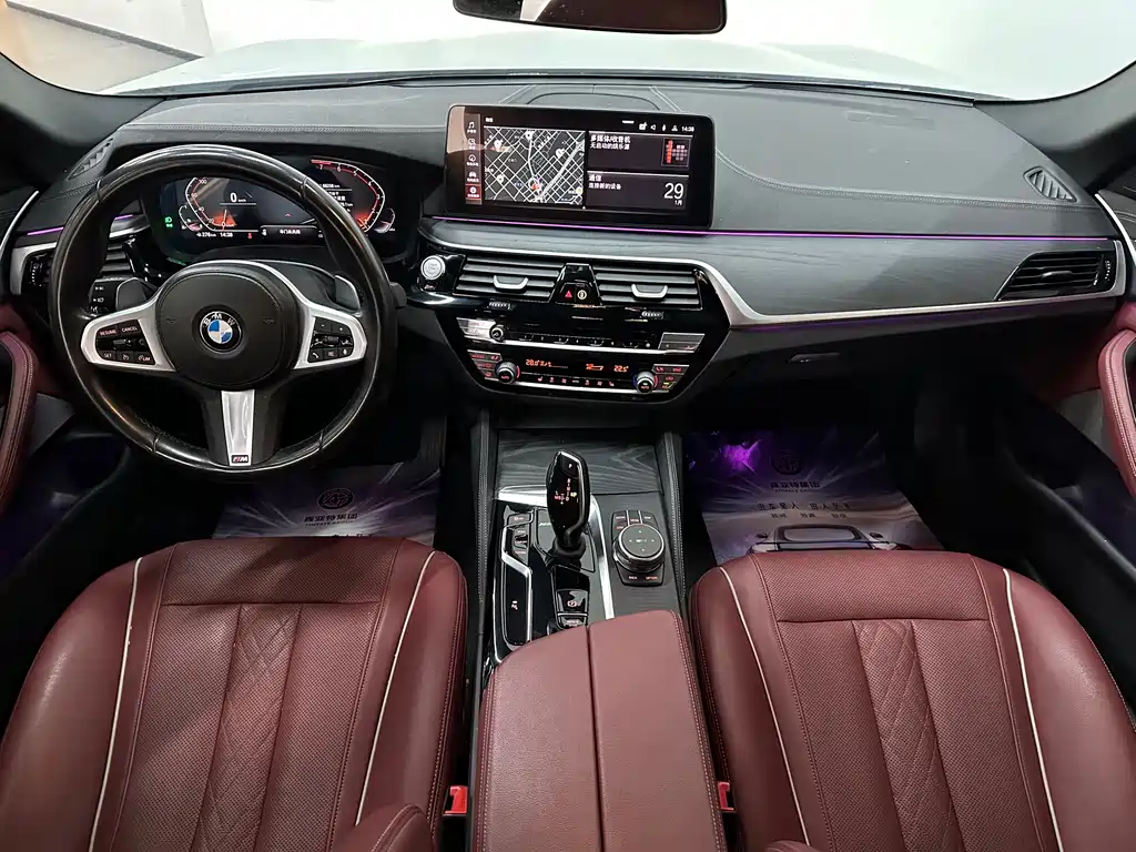 BMW 5 Series 2022 — фото 16