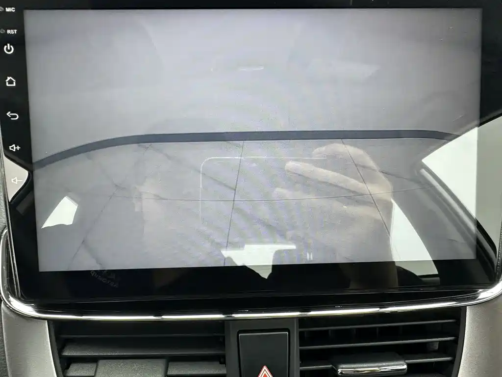 Toyota Yaris L 2023 — фото 16