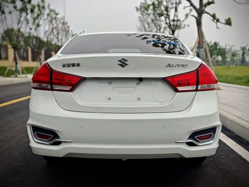 Suzuki Alivio 2016 — фото 10