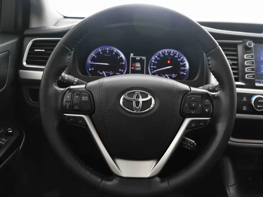 Toyota Highlander 2020 — фото 8