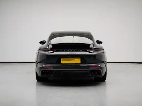 Porsche Panamera 2022