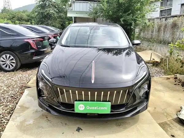 Hongqi E-QM5 2023