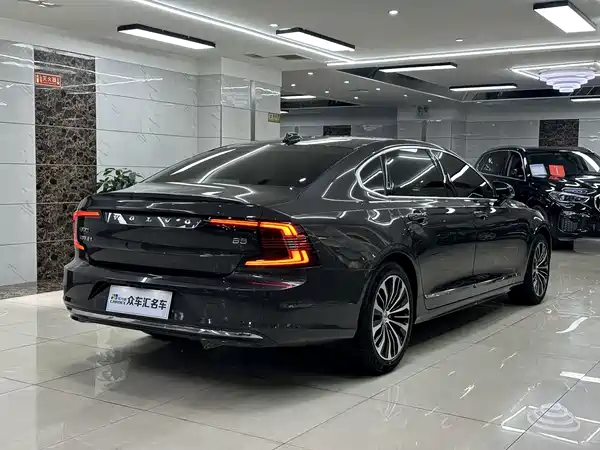 Volvo S90 2023