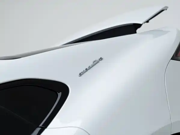 Porsche Panamera 2025